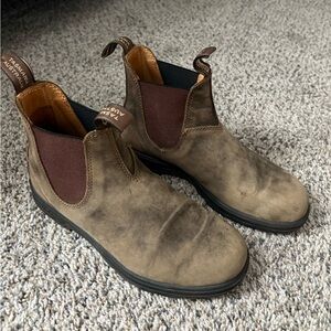 Blundstones